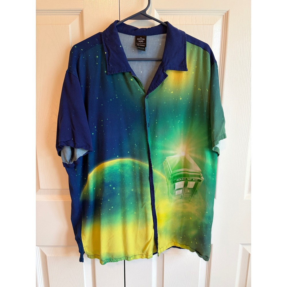 BBC Doctor Who Our Universe TARDIS Galaxy Rayon Button Up Shirt Mens Large L